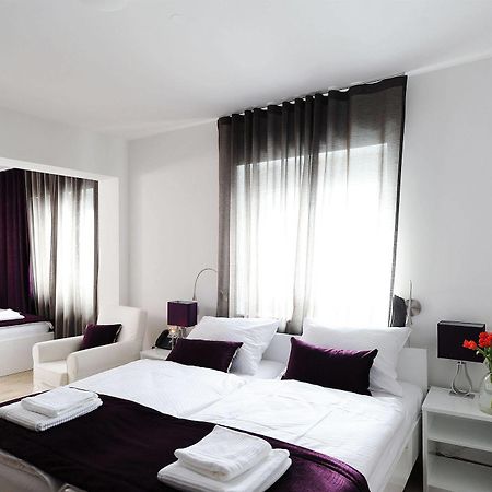 Garni Hotel Azur Любляна Екстер'єр фото