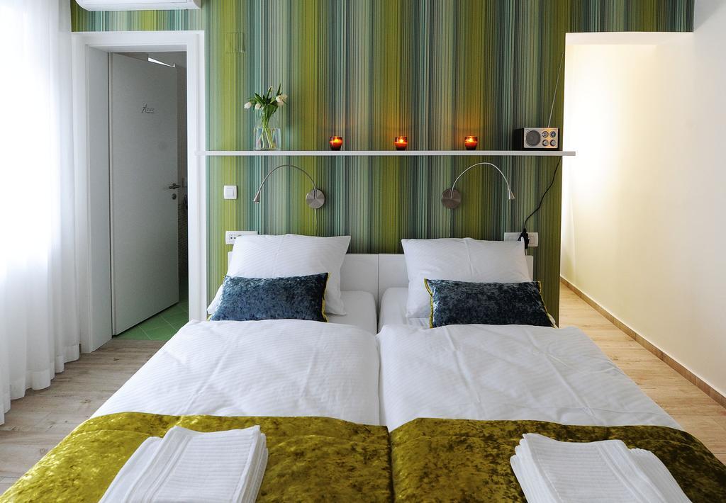 Garni Hotel Azur Любляна Екстер'єр фото