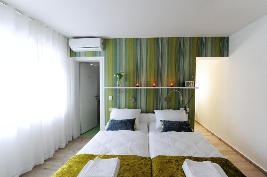 Garni Hotel Azur Любляна Номер фото