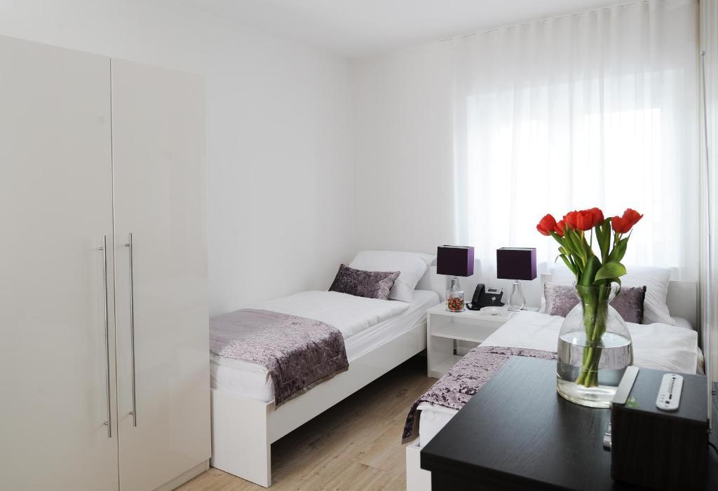 Garni Hotel Azur Любляна Номер фото